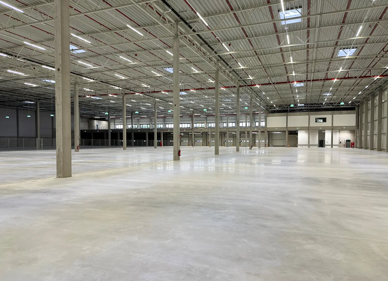 IPE GmbH Logistikpark Nettetal drinnen